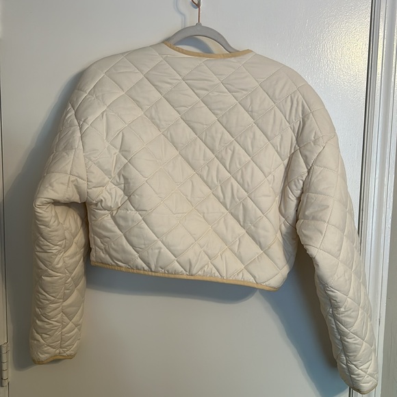 Cropped Quilted Puffer Jacket - Picture 8 of 8